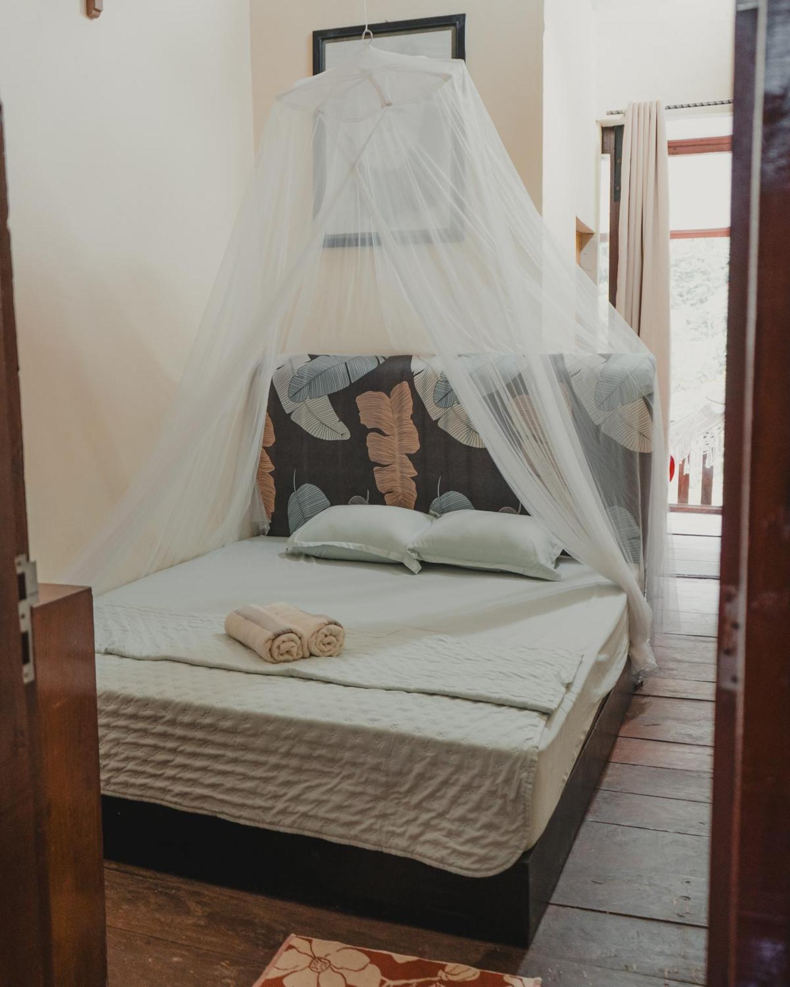 Charlys Little House Hotel Bukit Lawang Ngoại thất bức ảnh