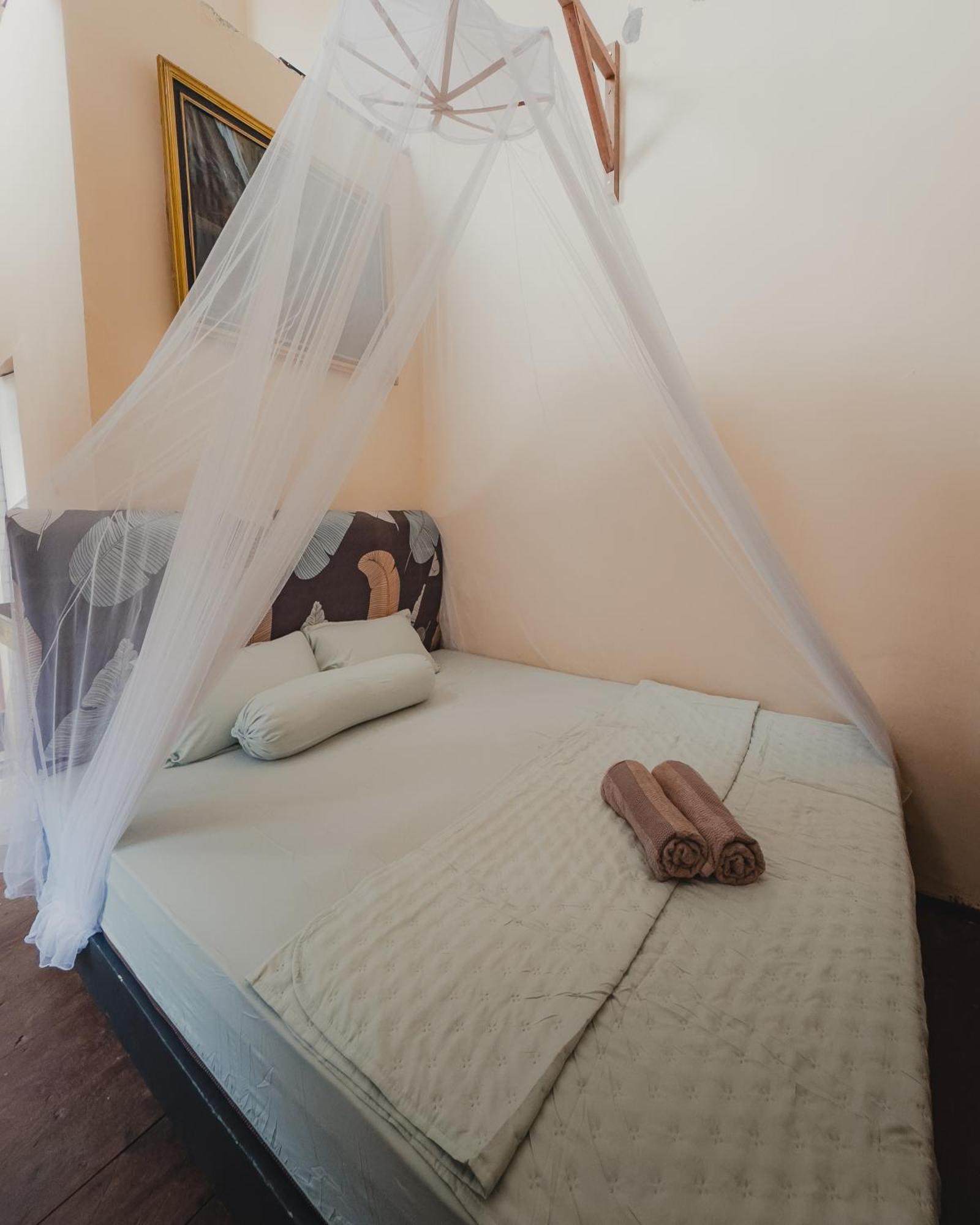 Charlys Little House Hotel Bukit Lawang Ngoại thất bức ảnh