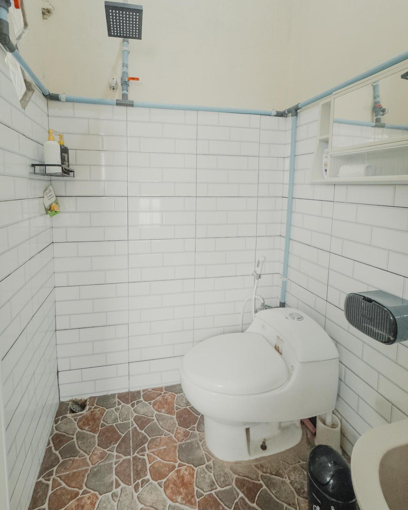 Charlys Little House Hotel Bukit Lawang Ngoại thất bức ảnh