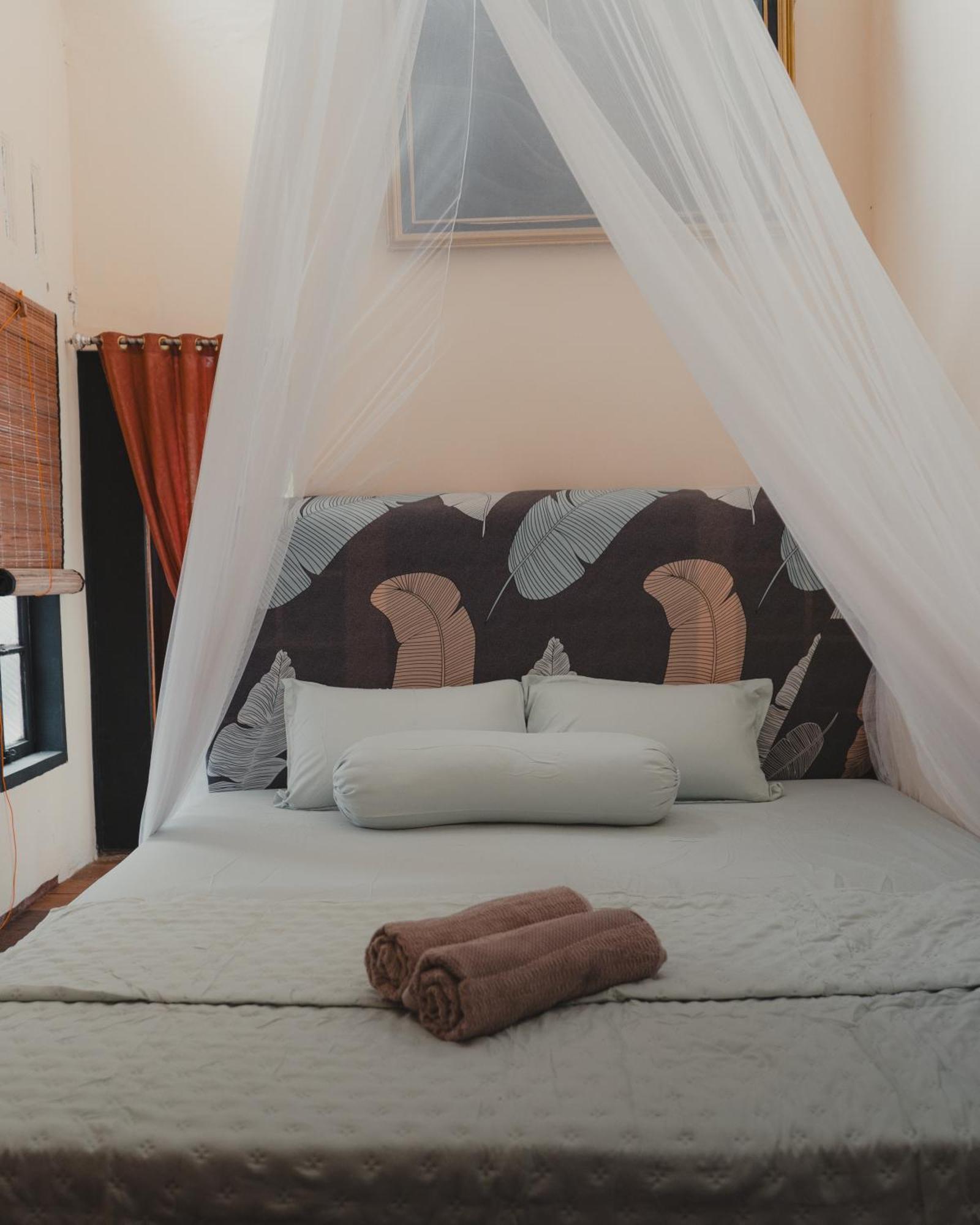 Charlys Little House Hotel Bukit Lawang Ngoại thất bức ảnh