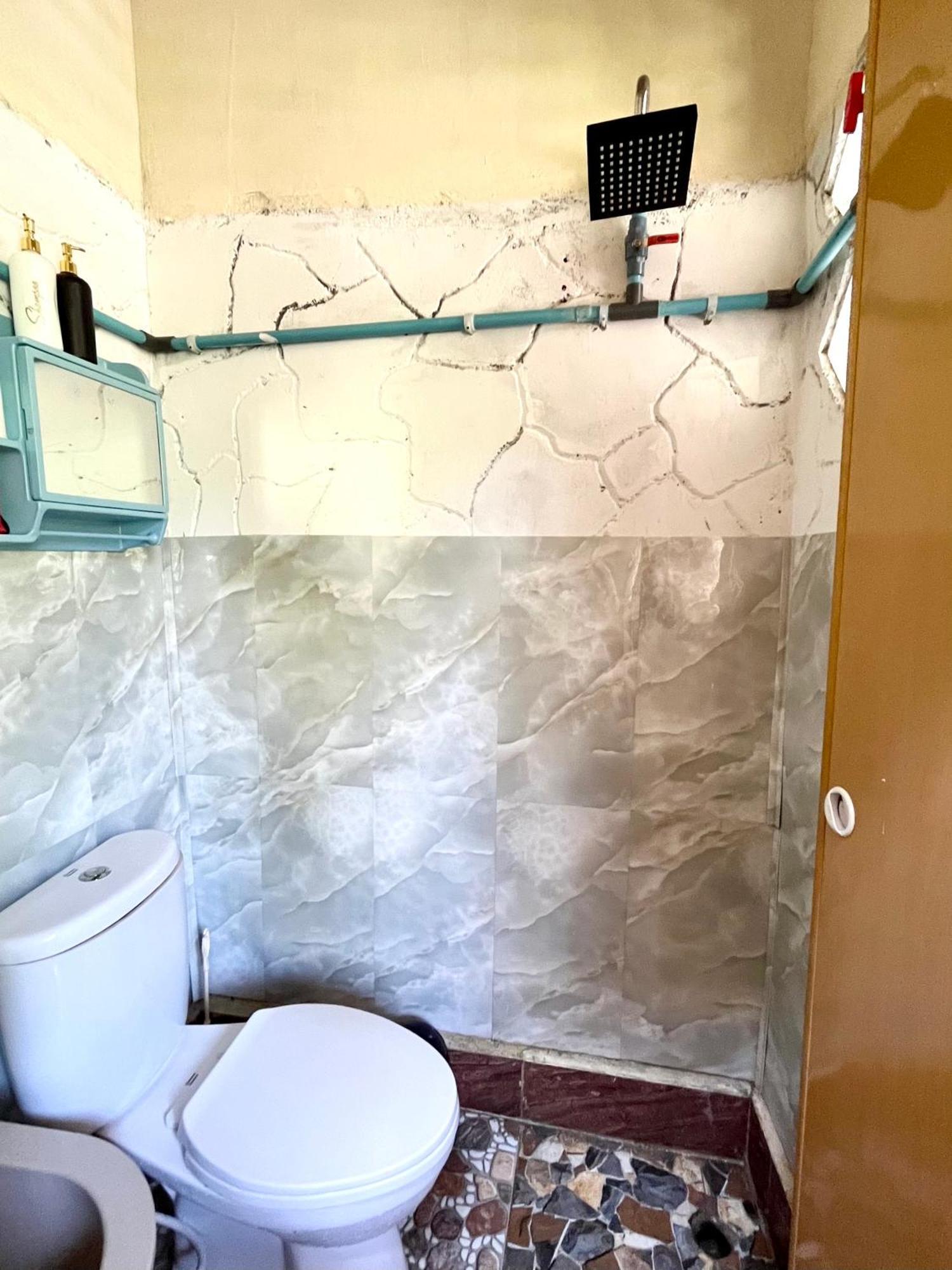 Charlys Little House Hotel Bukit Lawang Ngoại thất bức ảnh